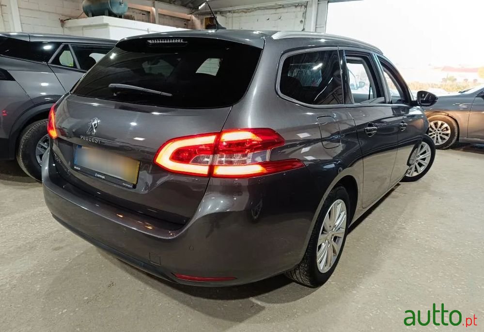 2018' Peugeot 308 Sw photo #2