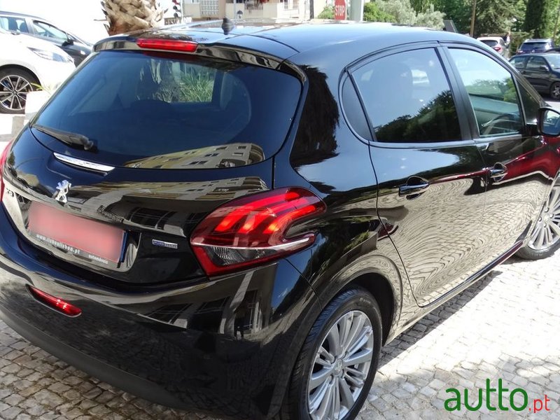 2016' Peugeot 208 photo #2