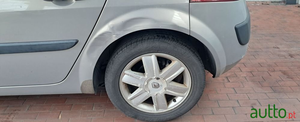 2004' Renault Megane photo #3