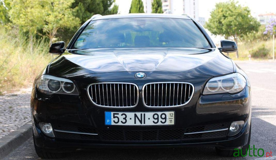 2012' BMW 520 D Touring photo #3