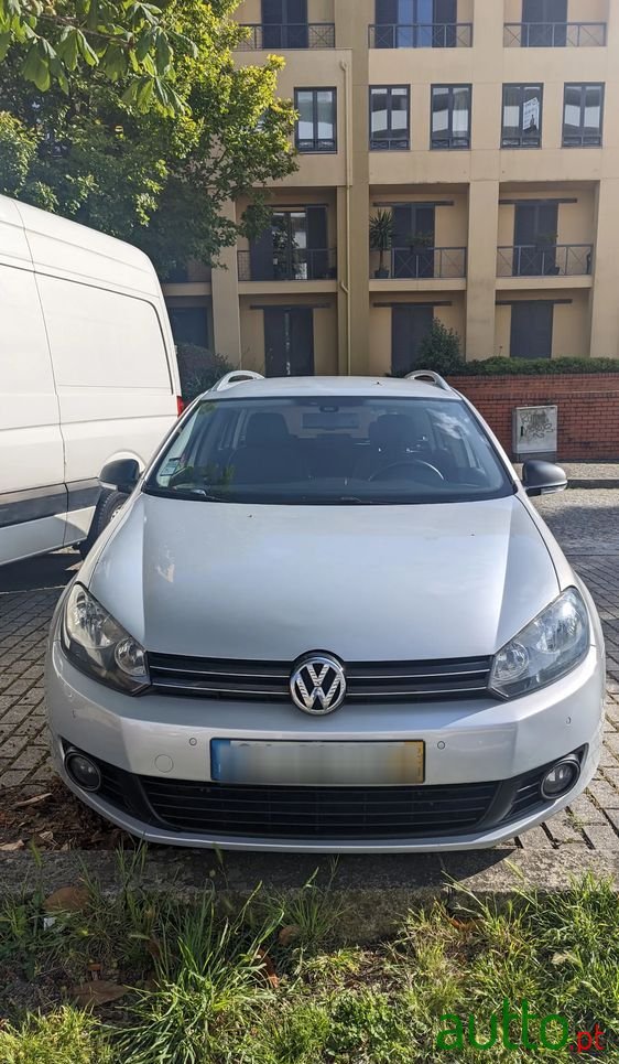 2012' Volkswagen Golf Variant photo #1