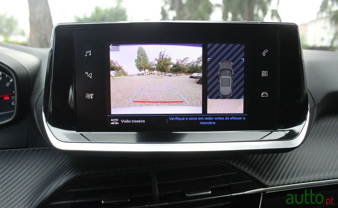 2021' Peugeot 2008 photo #6