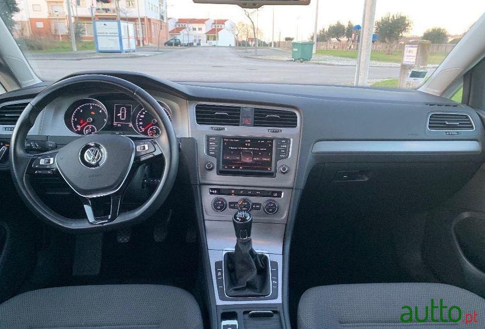 2015' Volkswagen Golf Variant 1.6 Tdi  Bluemotion photo #4