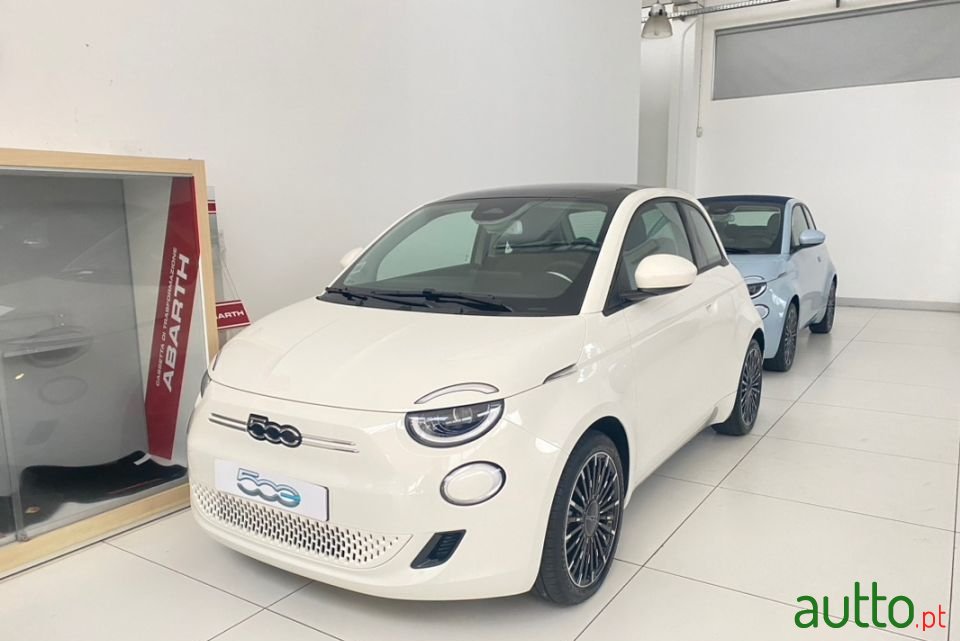 2022' Fiat 500 photo #1