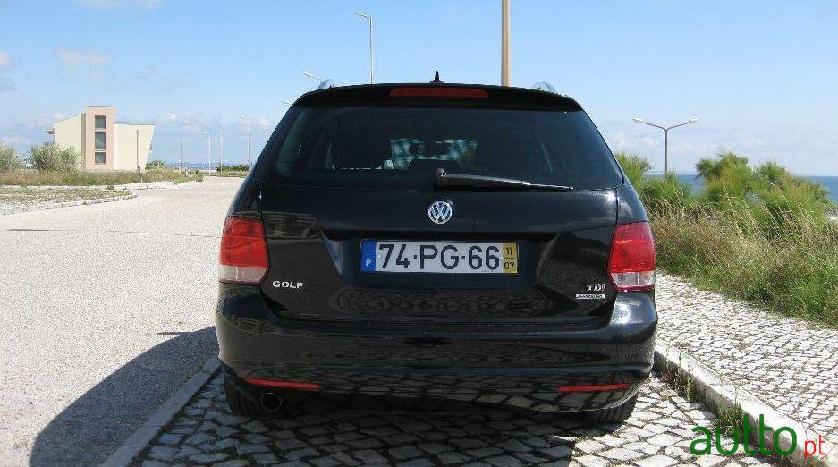 2011' Volkswagen Golf Variant photo #2