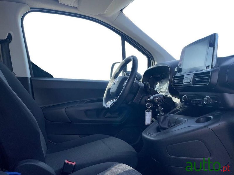2022' Toyota ProAce photo #6