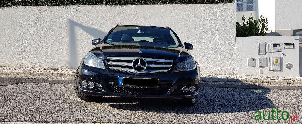 2011' Mercedes-Benz C-250 Avantgarde photo #1