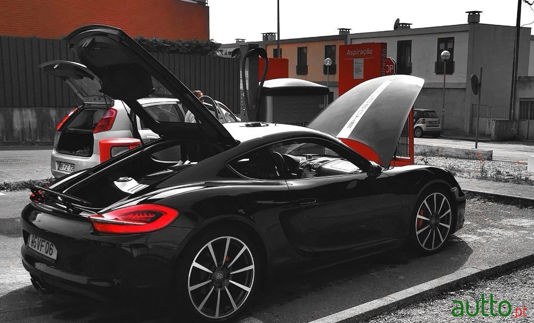 2013' Porsche Cayman photo #2