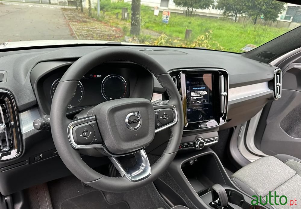 2023' Volvo Xc 40 photo #5