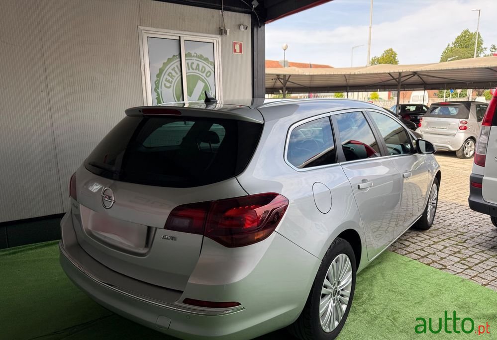 2014' Opel Astra Sports Tourer photo #6