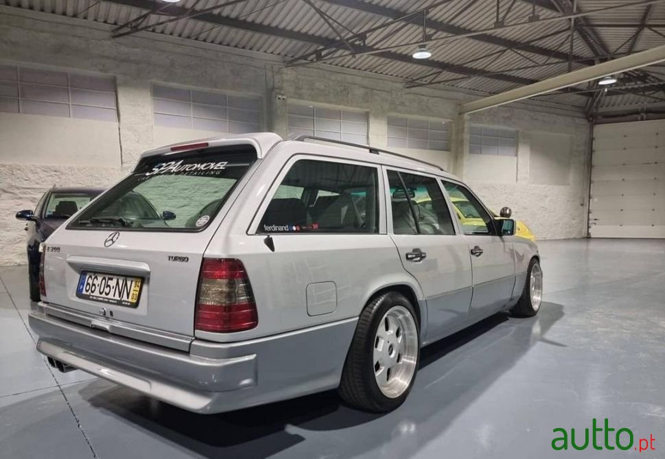 1994' Mercedes-Benz E-300 photo #1