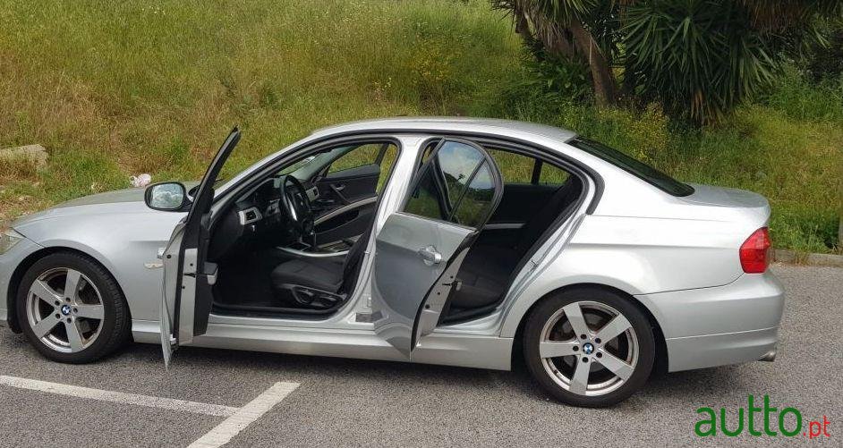 2010' BMW 320 D Edição M photo #4