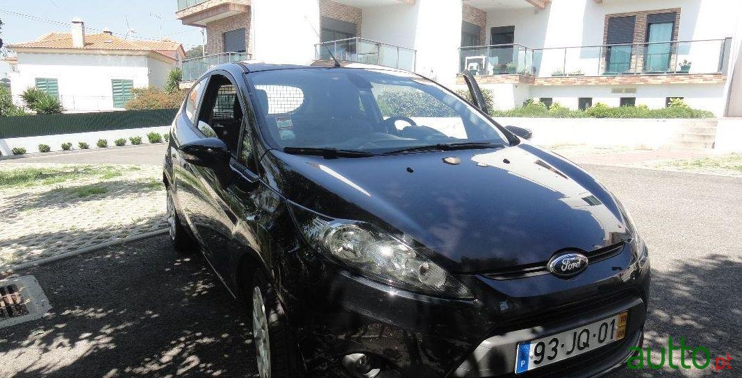 2010' Ford Fiesta photo #2