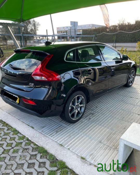 2015' Volvo V40 photo #3