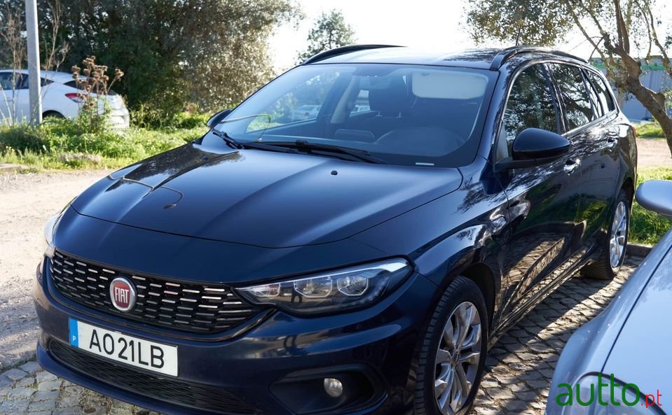 2017' Fiat Tipo Station Wagon photo #1