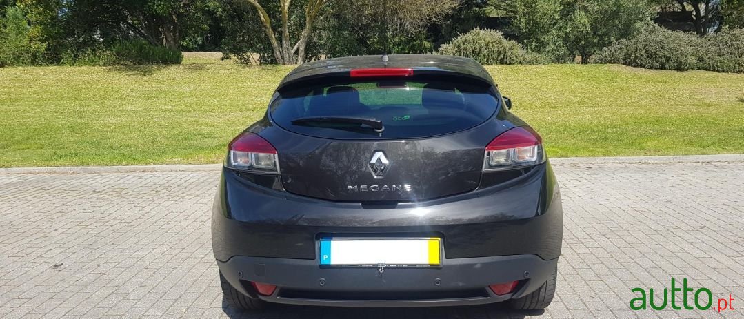 2009' Renault Megane photo #4