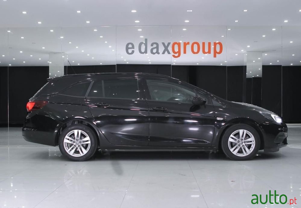 2021' Opel Astra Sports Tourer photo #2