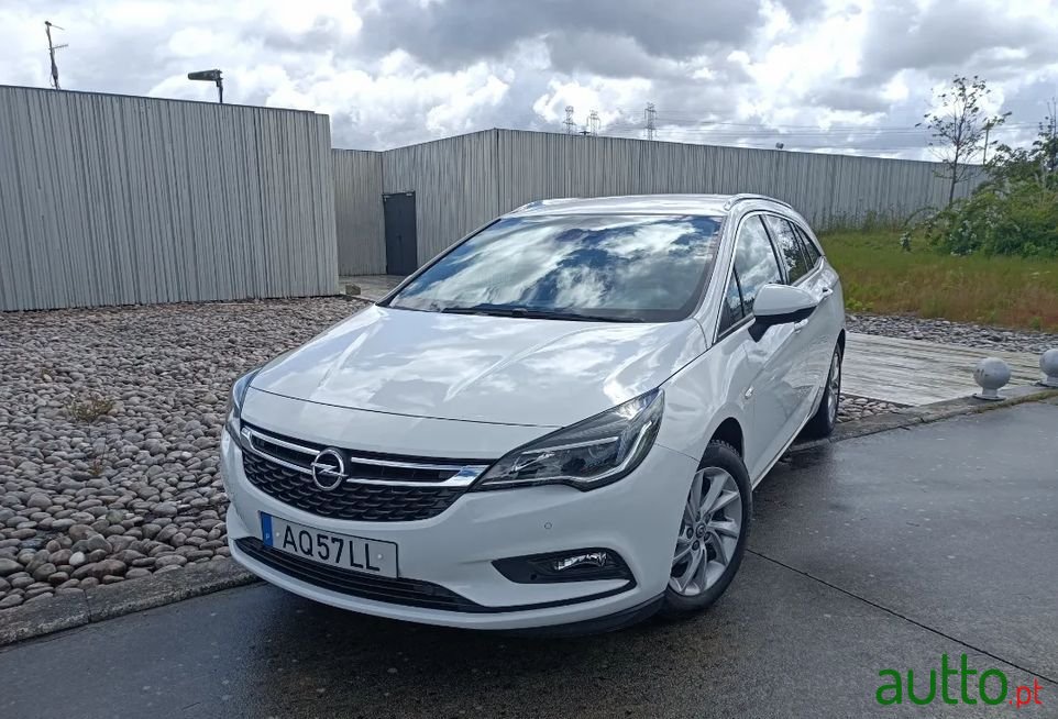 2017' Opel Astra Sports Tourer photo #1