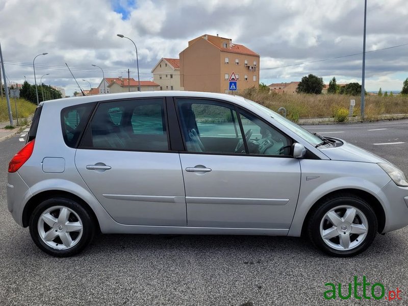 2007' Renault Scenic photo #5