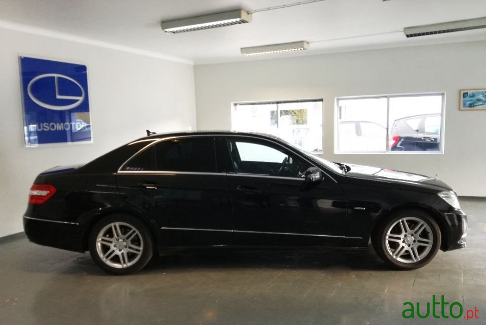 2010' Mercedes-Benz E-250 photo #5