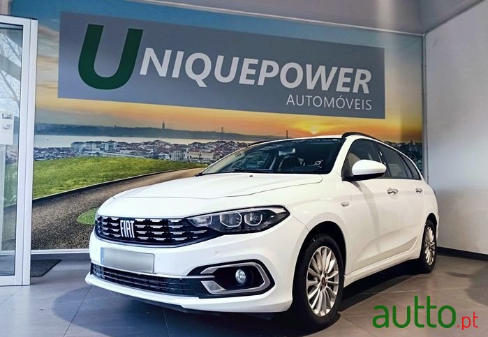 2021' Fiat Tipo Station Wagon photo #1