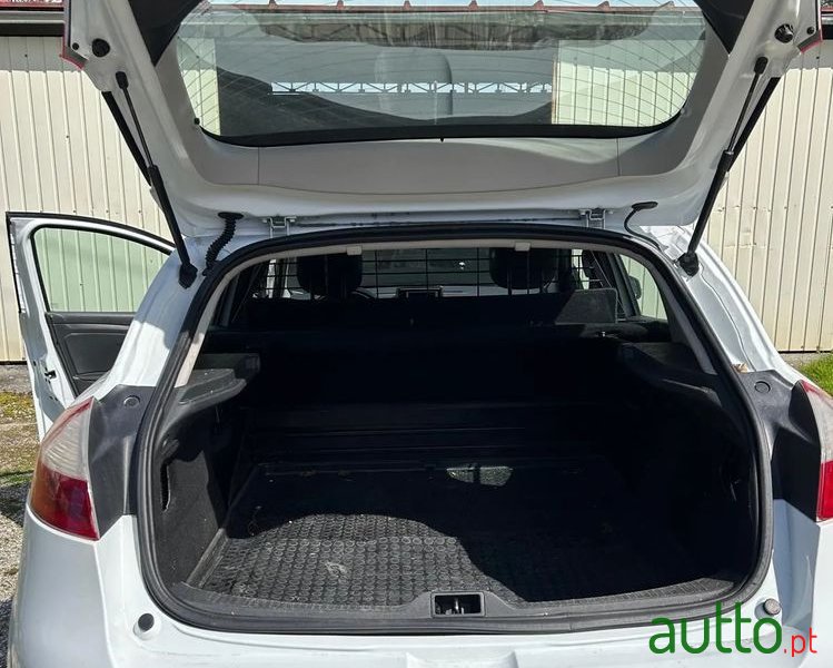 2014' Renault Megane photo #4