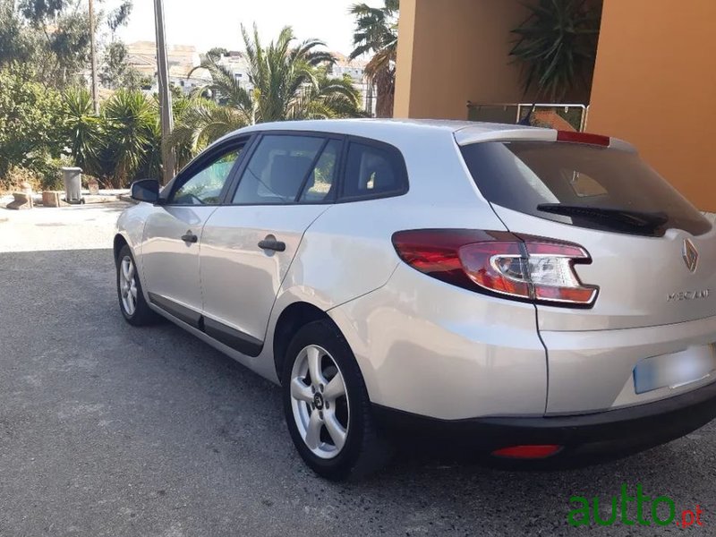 2011' Renault Megane Break photo #5