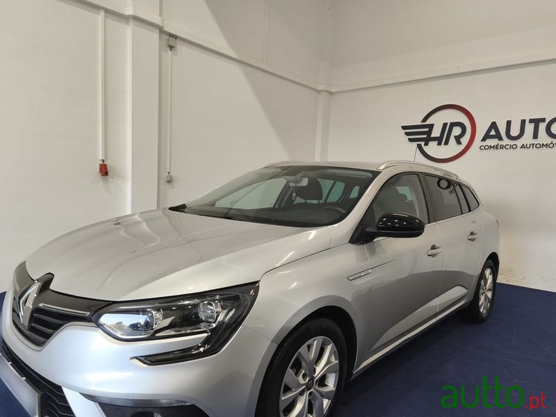 2019' Renault Mégane Sport Tourer photo #2