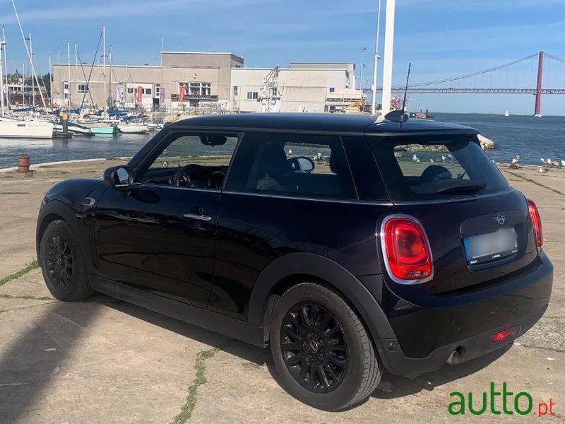 2020' MINI One Aut. photo #4