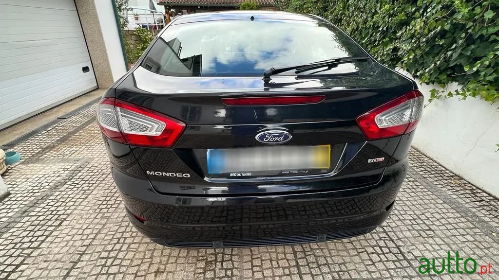 2011' Ford Mondeo photo #6