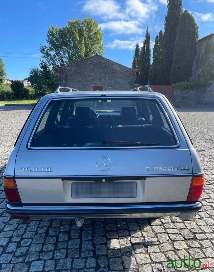 1981' Mercedes-Benz 300 D Turbo photo #1