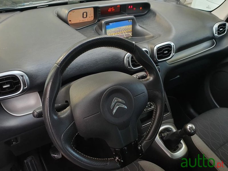2014' Citroen C3 Picasso photo #2