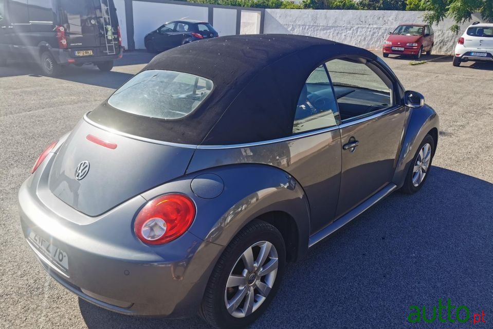 2007' Volkswagen New Beetle photo #3
