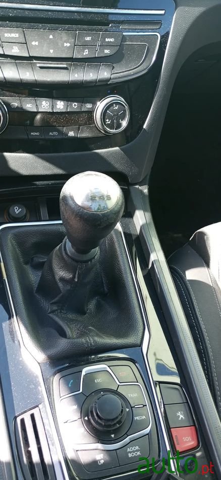 2011' Peugeot 508 Sw photo #5