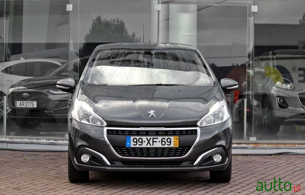 2019' Peugeot 208 photo #3