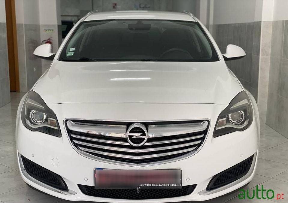 2014' Opel Insignia Sports Tourer photo #2