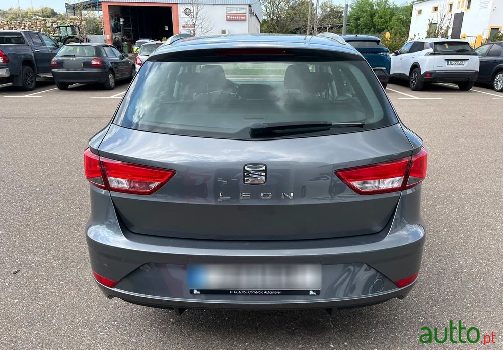 2018' SEAT Leon St photo #4