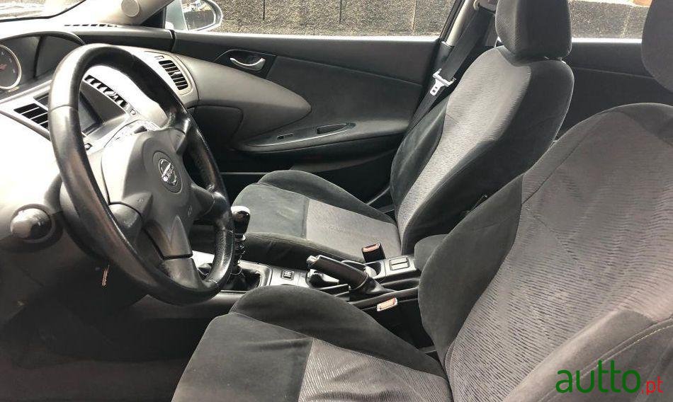 2003' Nissan Primera 2.2 Di photo #3