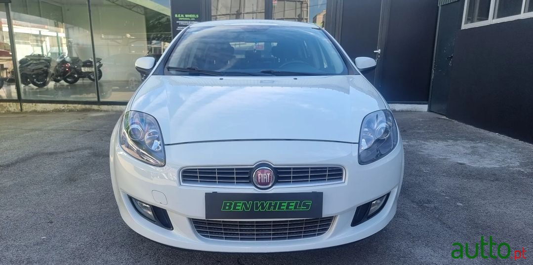 2011' Fiat Bravo photo #2