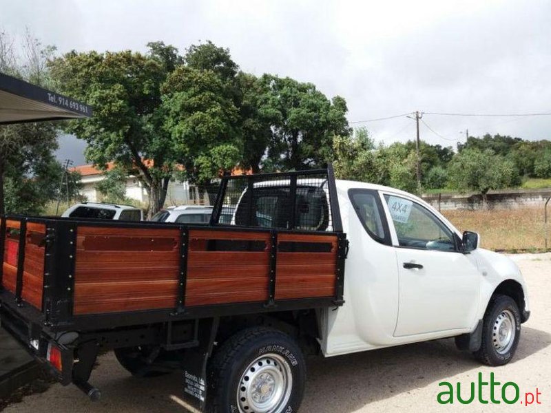 2012' Mitsubishi L200 photo #2