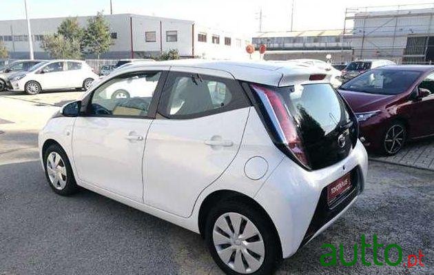 2016' Toyota Aygo photo #1