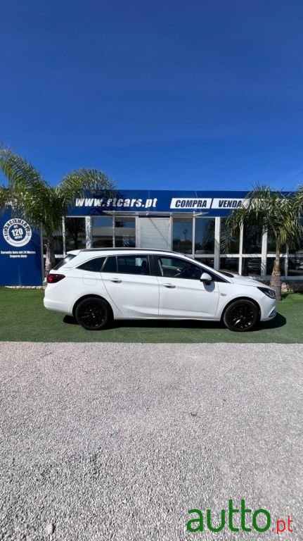 2018' Opel Astra Sports Tourer photo #3