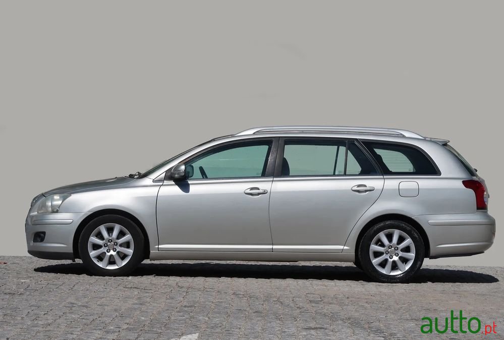 2007' Toyota Avensis Sw photo #4