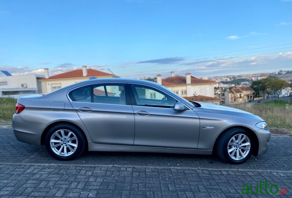 2012' BMW 520 photo #3