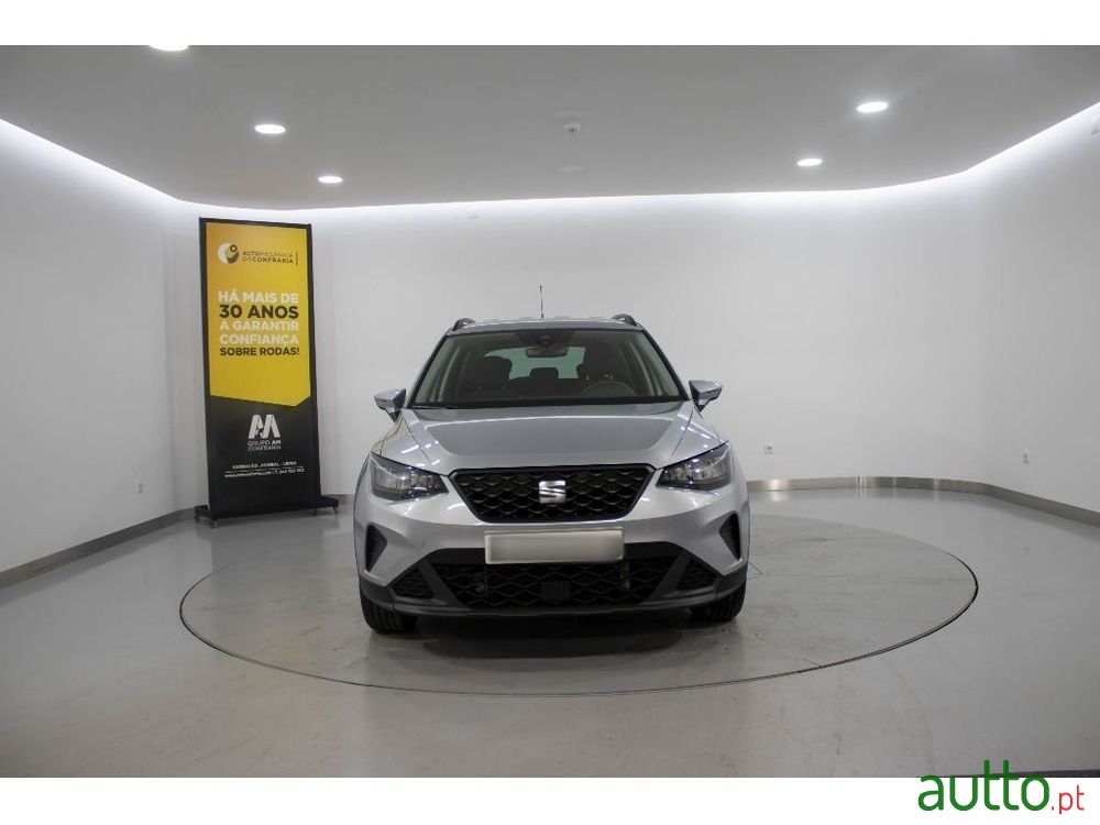 2023' SEAT Arona 1.0 Tsi Style photo #2