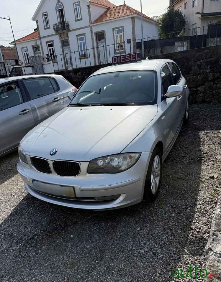 2010' BMW Série 1 D photo #4
