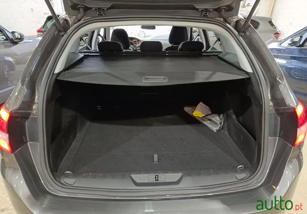 2018' Peugeot 308 Sw photo #6