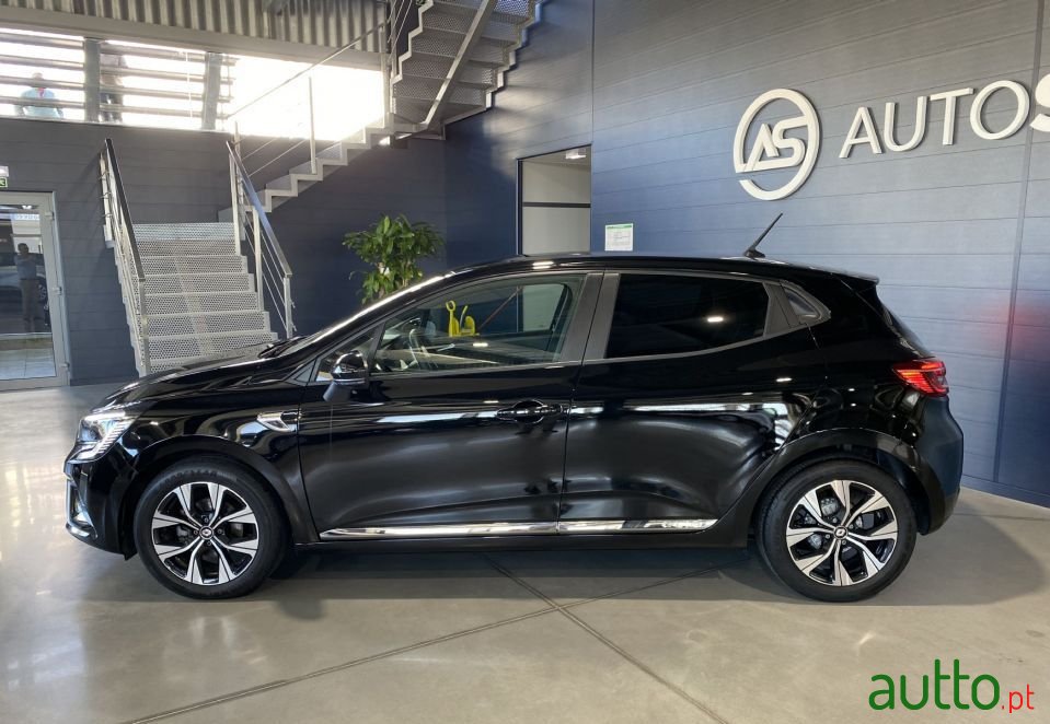 2022' Renault Clio photo #2
