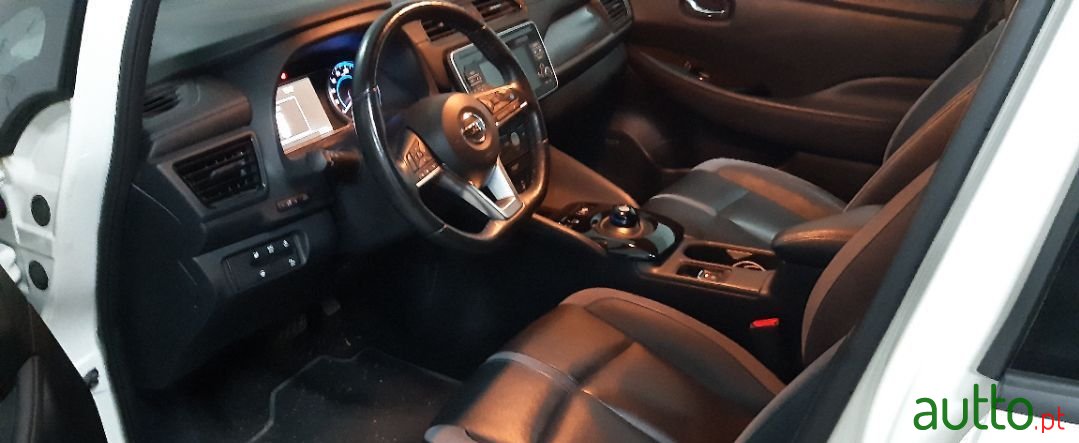 2018' Nissan Leaf photo #2