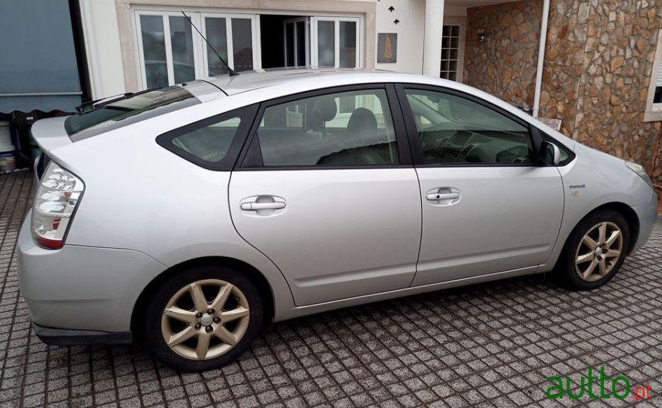 2007' Toyota Prius photo #2